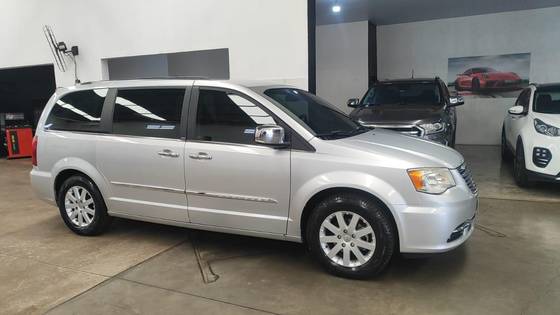 CHRYSLER TOWN & COUNTRY 3.6 LIMITED V6 24V GASOLINA 4P AUTOMÁTICO CHRYSLER TOWN & COUNTRY 3.6 LIMITED V6 24V GASOLINA 4P AUTOMÁTICO
